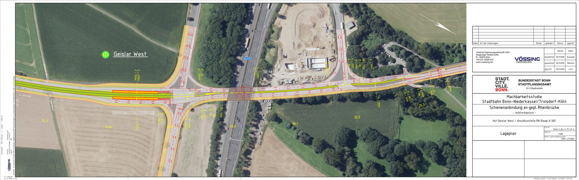 Vogelansicht eines Autobahnkreuz, während der Bauphase